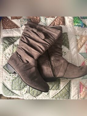 Comfortview Taupe Grey Slouch Mid-Calf Boots Size 8.5